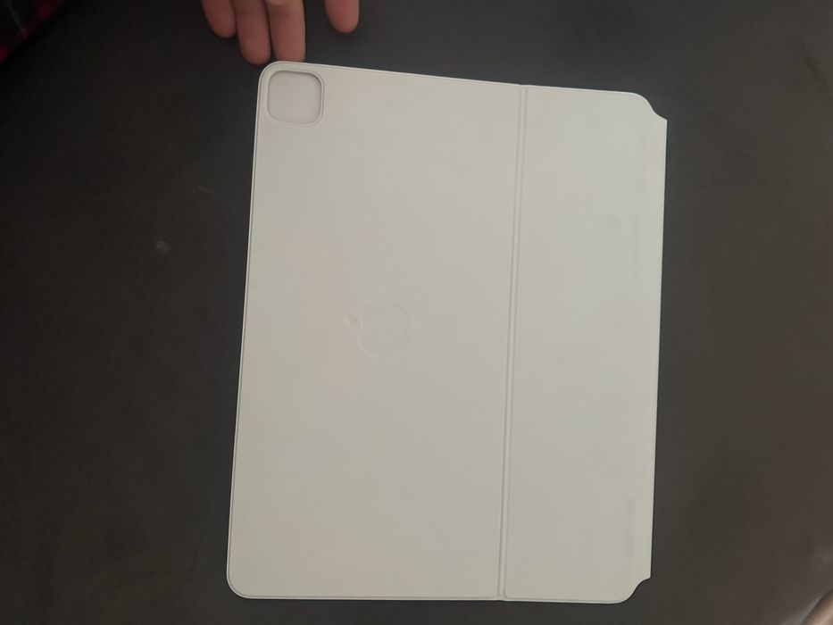 Ipad pro generatia 4  MEMORIE 1 TB/ magic keyboard/ apple pencil/cutii