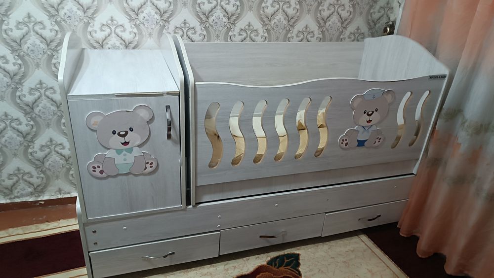 Bolalar Karavat belanchak boʻlib qimirlaydi