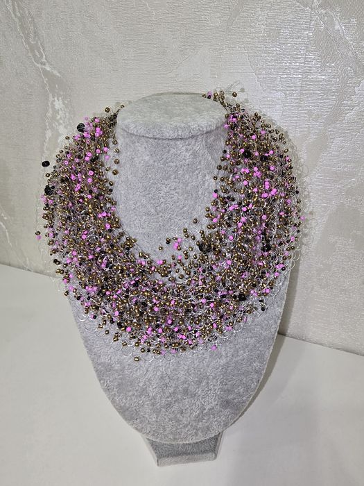 Воздушное колье из бисера