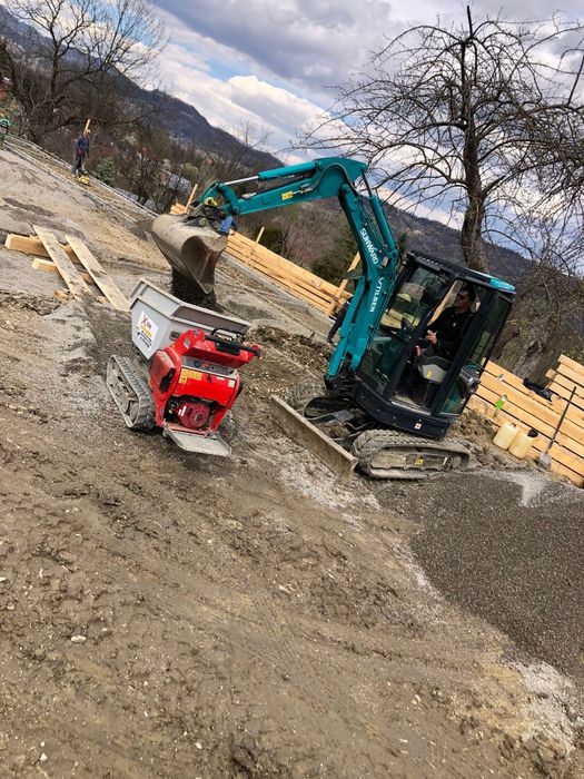 Inchiriez cilindru compactor de 3 tone ,miniexcavator,miniincarcator