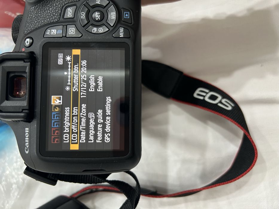 canon camera EOS 1200D