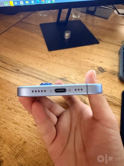 Iphone 17 blue 256