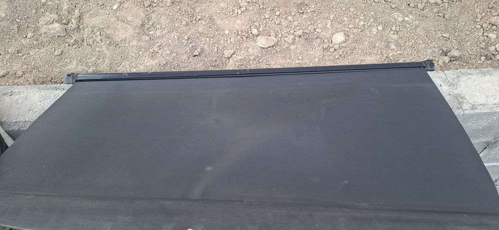 Продам шторку на багажник.