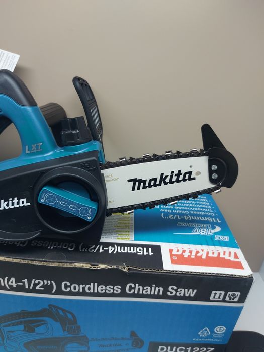 ПРОМОЦИЯ.Акумулаторен верижен трион(резачка) Makita DUC122Z