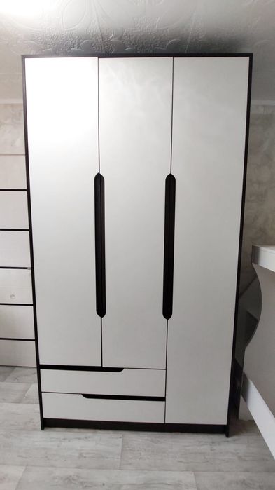 Продам шкаф красивый