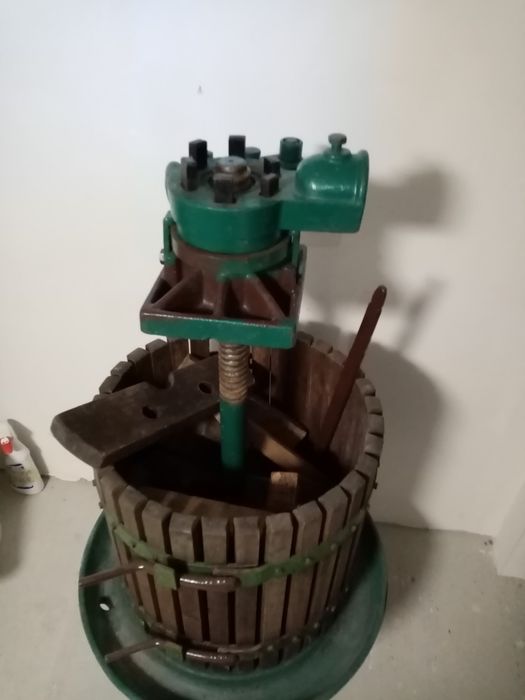 Presa struguri 650 lei