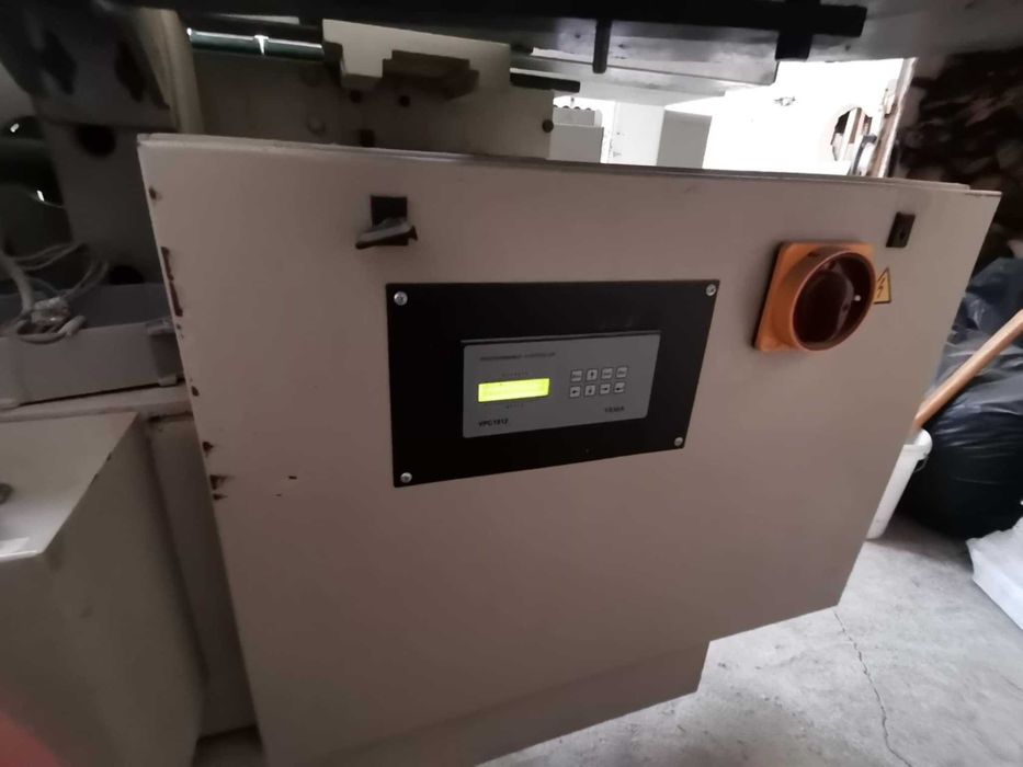 Продавам автоматична кантираща машина