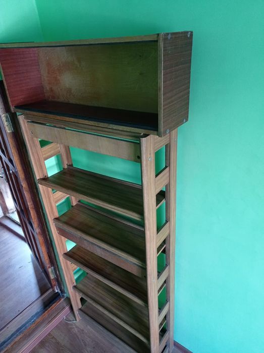 Продаётся книжная полка и шкаф