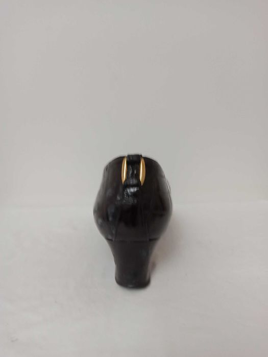 Pantofi Stuart Weitzman din piele lacuita marimea 39