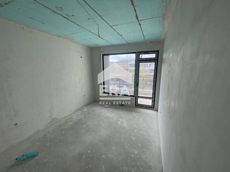 Продажба на тристаен апартамент