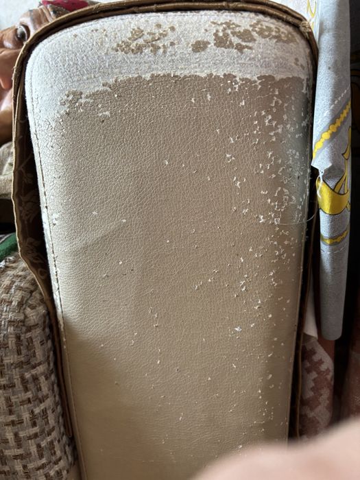 Продам диван срочно