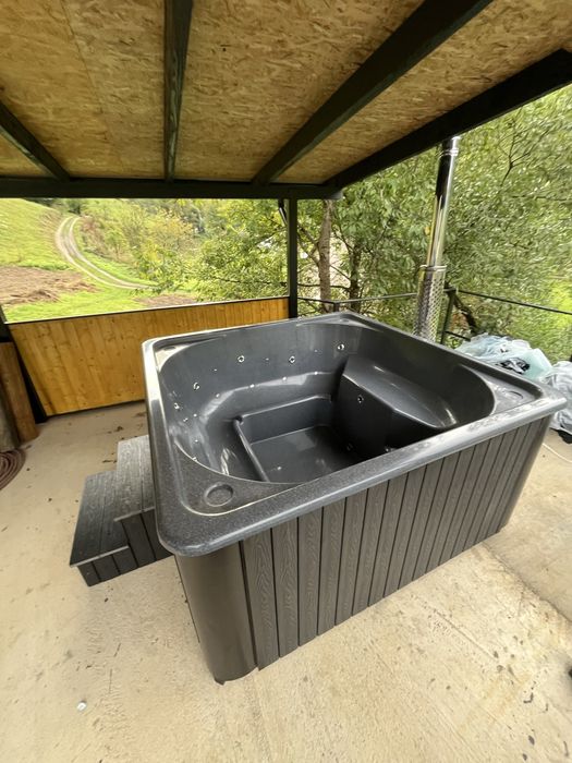 Jacuzzi piscină pătrat
