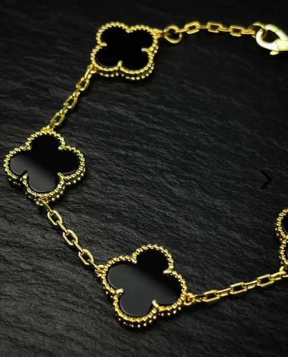 Гривни Van Cleef