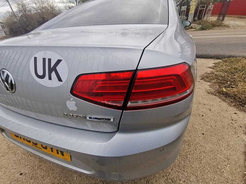stop stanga dreapta  vw passat b8 2016