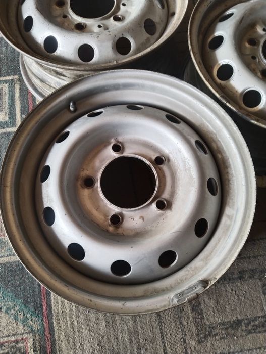 Продаю диски R15 на Ниву.