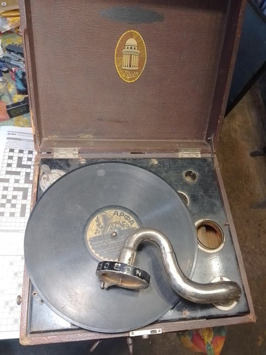 Грамофон ОДЕОН 1920 г. Работещ