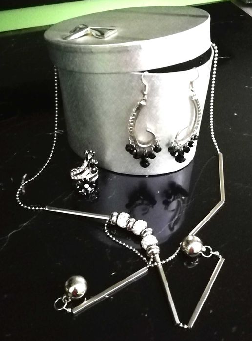 Бижута  с подаръчна кутия