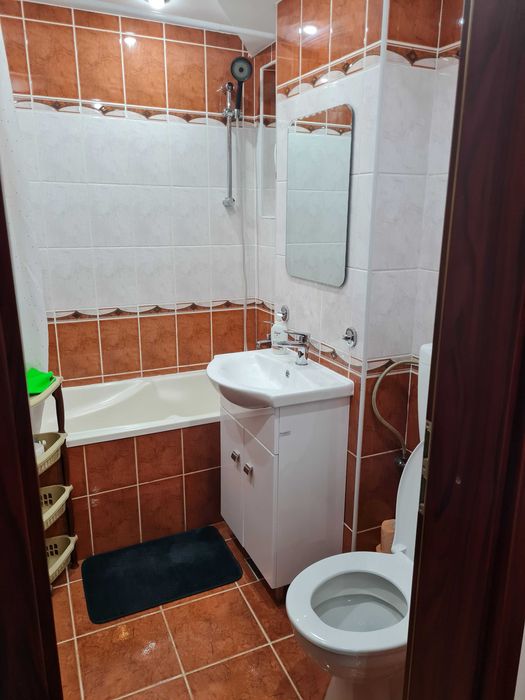 Inchiriez apartament
