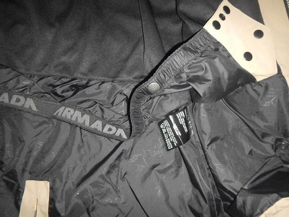 Geaca de ski/snowboar Armada Gypsum 10000 cu aerisire. Marimea M-Women.