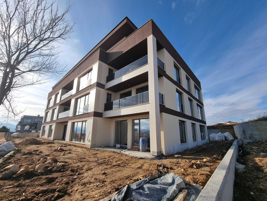 Тристаен апартамент с подово отопление в кв. Баларбаши