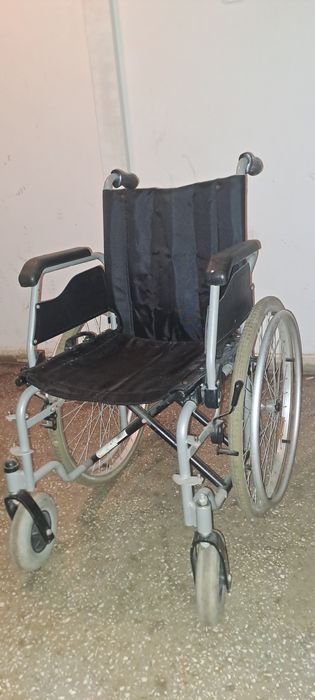 Scaun cu rotile persoane cu handicap