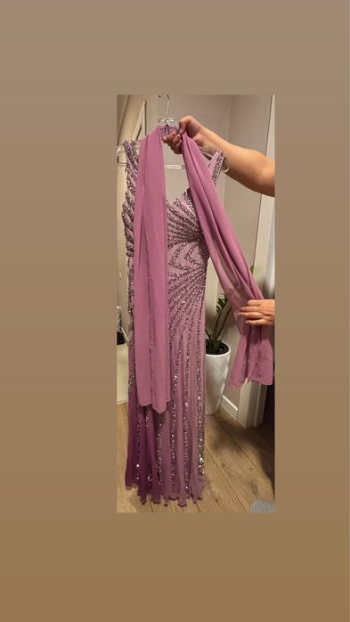 Платье с камнями, блестящее