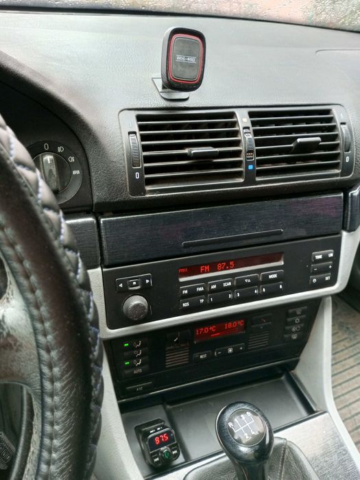 Автомобиль бмв 520  E39