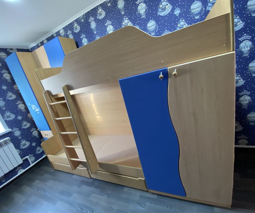 Продам двухярусную кровать