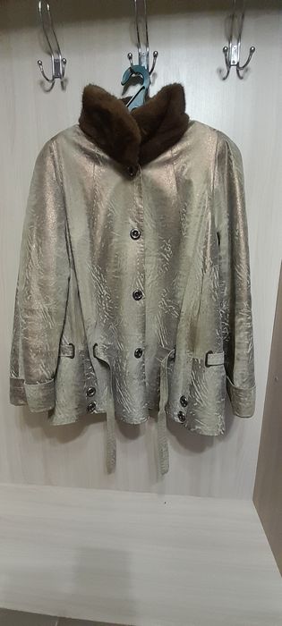 Куртка женская...