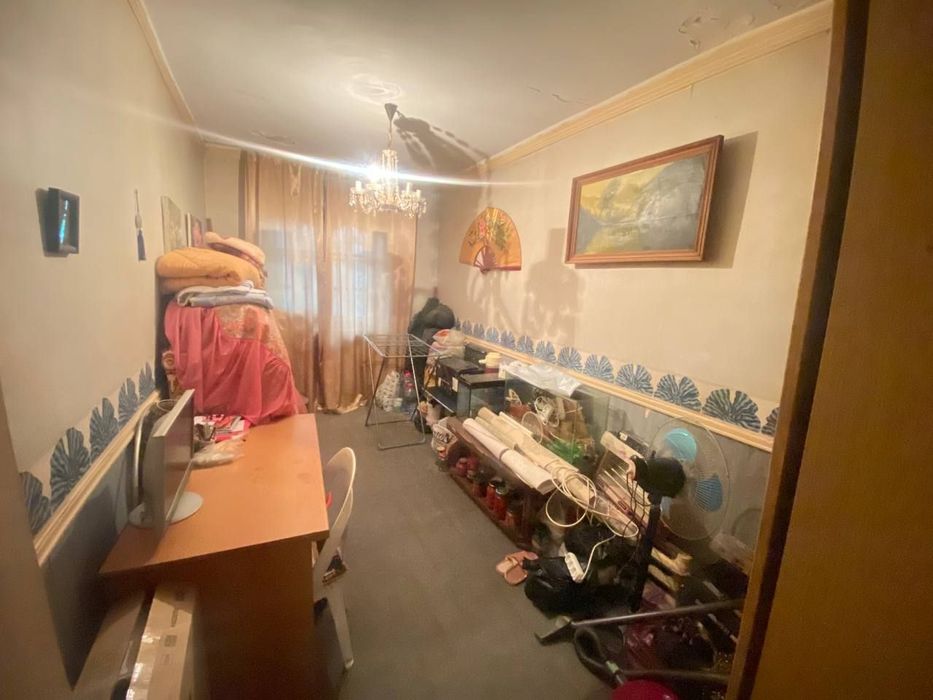 Продаётся 3-х комнатная. Космонавт, Ражабий