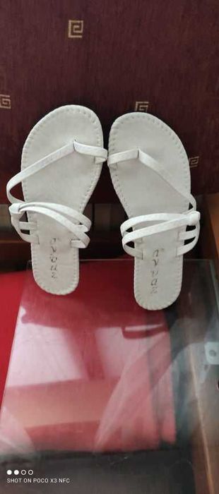 Нови бели чехли №38 ,ортеза за коляно