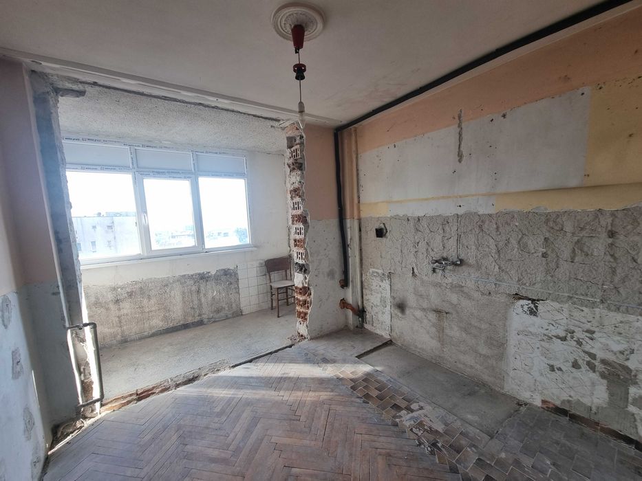 Продава се Тристаен апартамент в Благоевград, Широк център - 60 кв.м за 1107 €/кв.м - Снимка #2