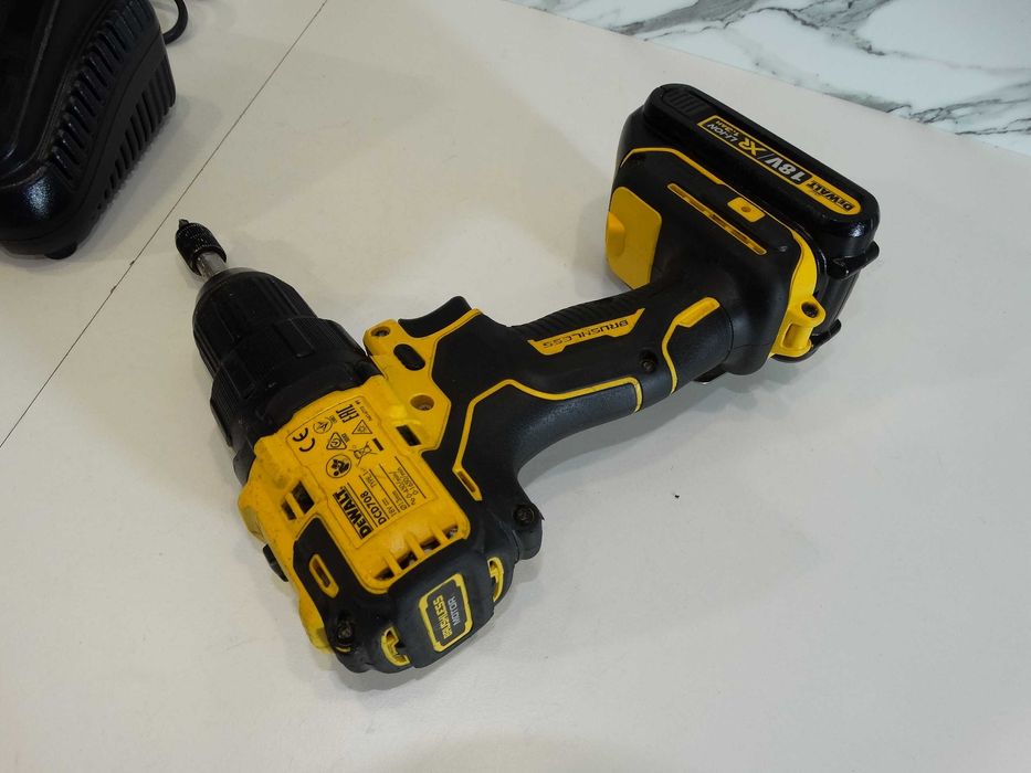 Dewalt DCD 708 - Компактен винтоверт