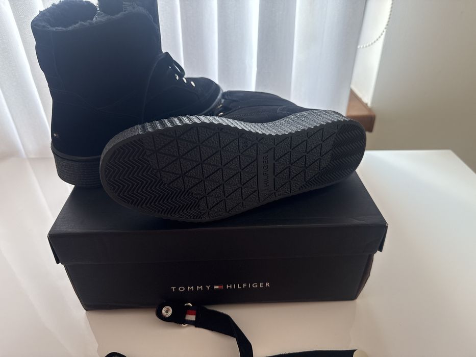 Tommy Hilfiger cizme imblanite 39 in cutia originala