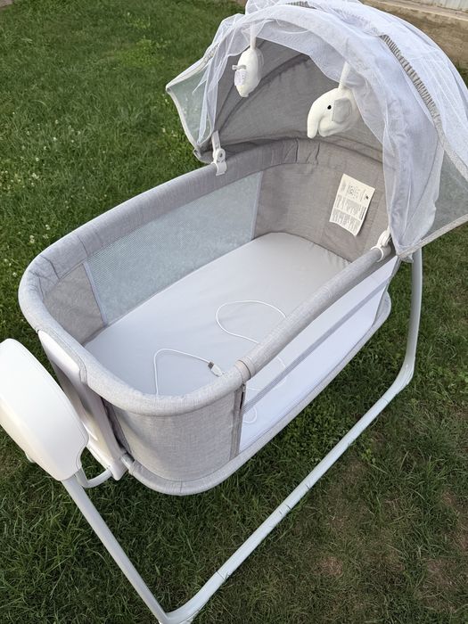 Продам манеж качалка