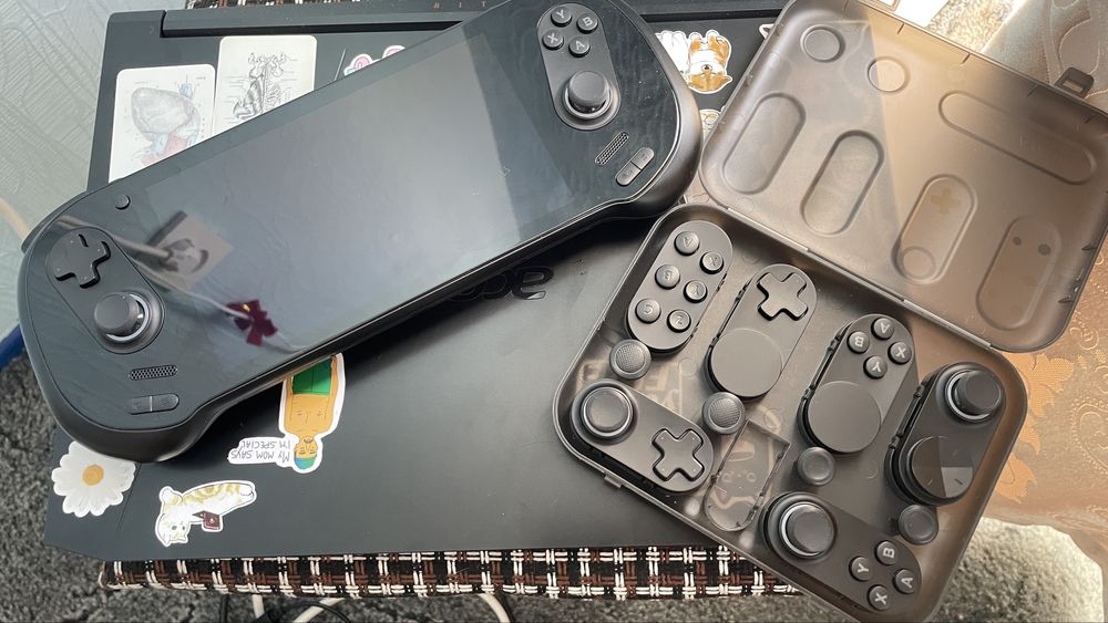 Ayaneo 3 ryzen 7 8840u