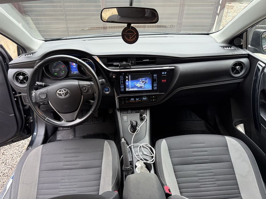 Toyota Auris Hybrid