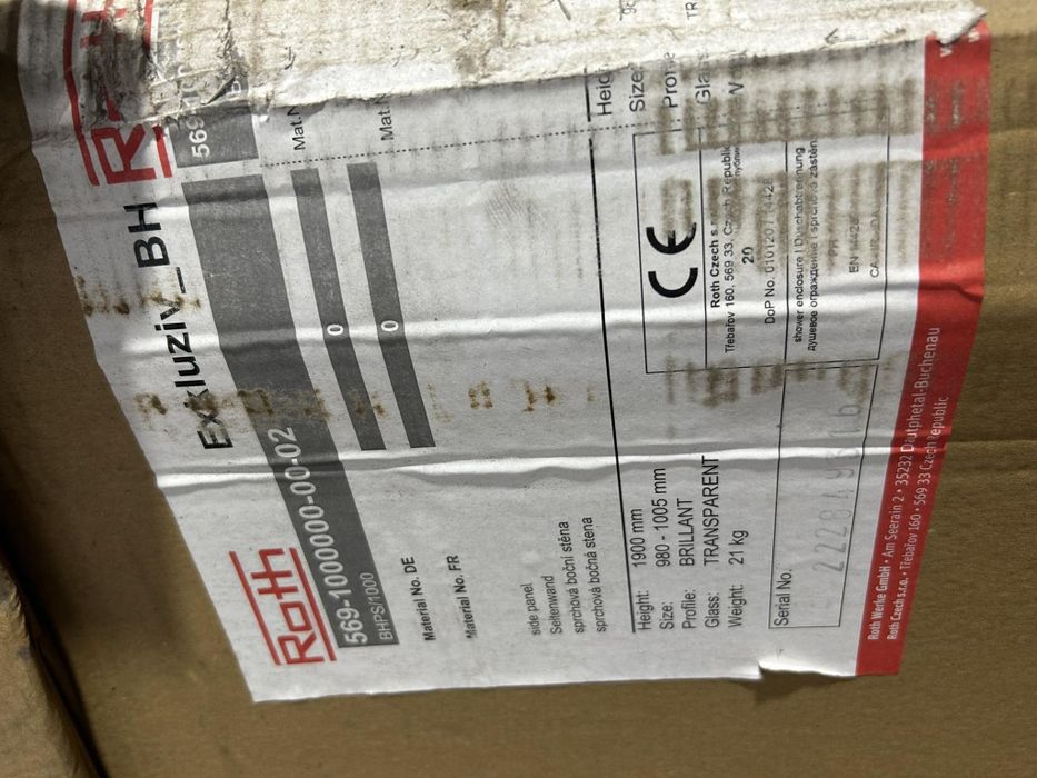 Душ кабина ROTH с лека забележка