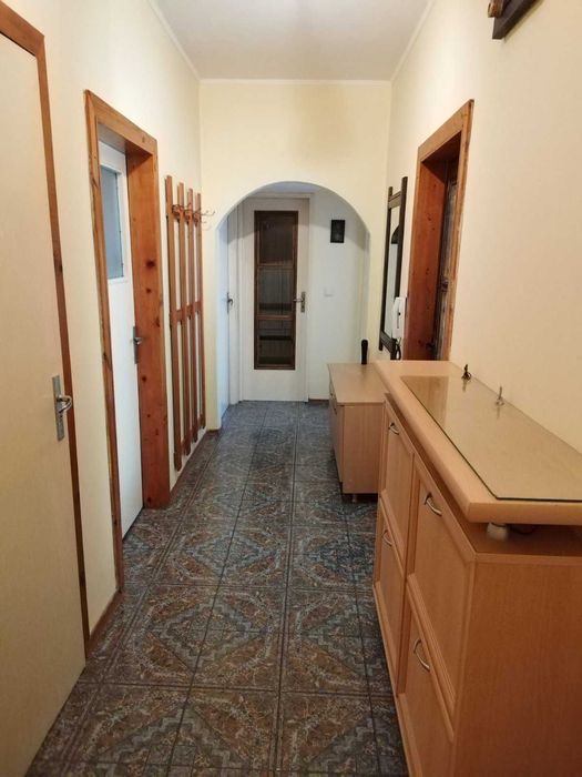 Тристаен под наем ,завод Дружба