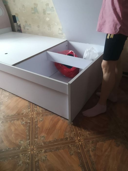 Кровать .1.5. Полутора.для девочки.
