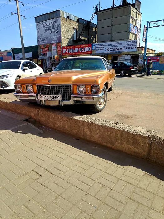 Авто кадиллак Рэтро