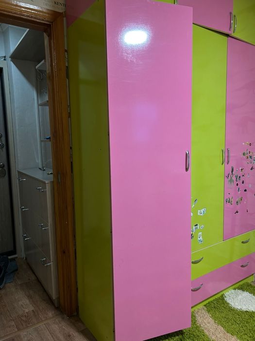 Детский шкаф розово зеленый