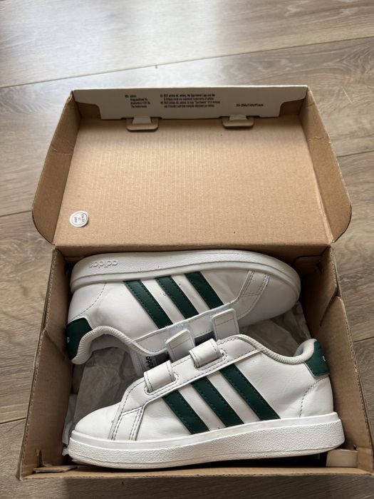 Детски спортни обувки Adidas