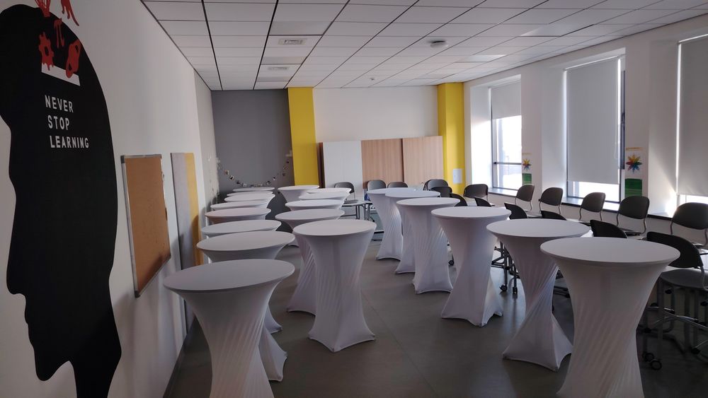 В Аренду в прокат столы посуда для фуршета Астана