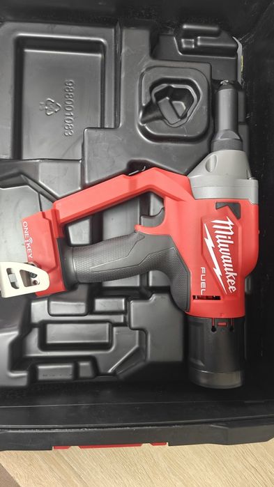 Pistol pop nituri m18 milwaukee