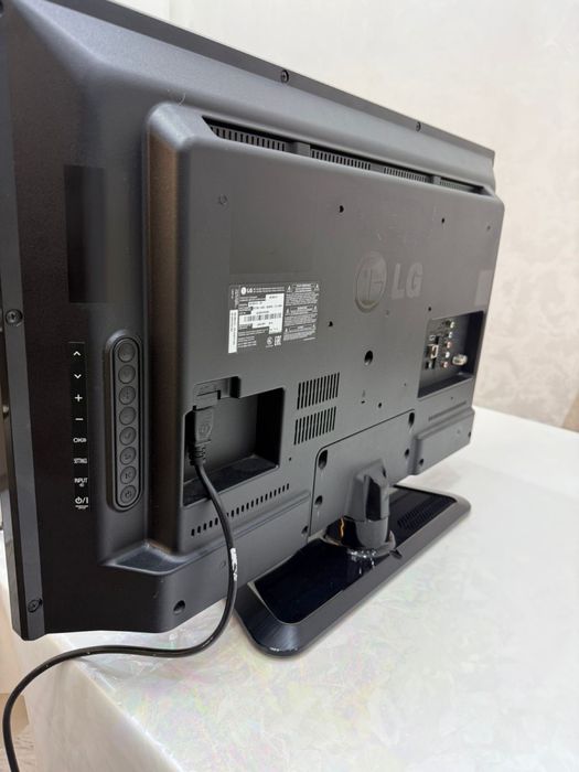 LG телевизор  хороший состояние