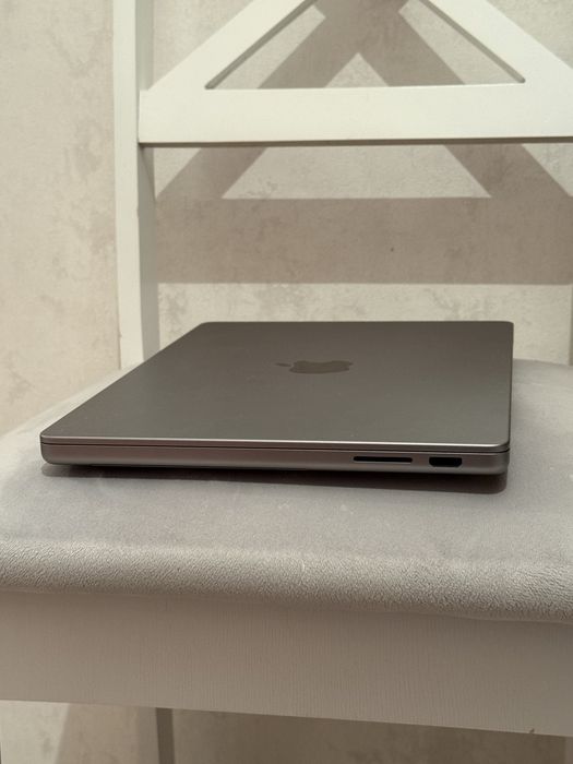 MacBook Pro 14 (M3, 8 ГБ / 512 ГБ)