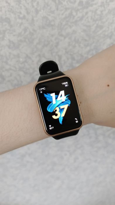 Продам смарт часы Huawei Watch Fit 2.