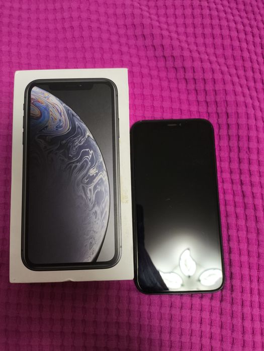 Продам iPhone XR в хорошем состоянии