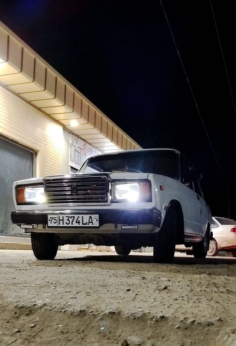 Vaz 2107 sotiladi